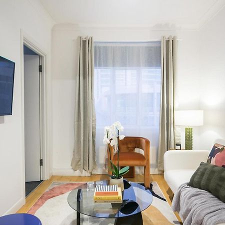Perfectly Located 1 Bed Apartment Above Tube Station London Ngoại thất bức ảnh